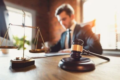 How to Choose the Best Law Firm and Get High-Quality Legal Services